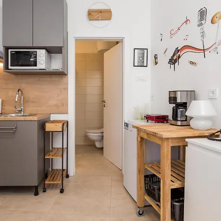Apartment 1 Bedroom Stunning In