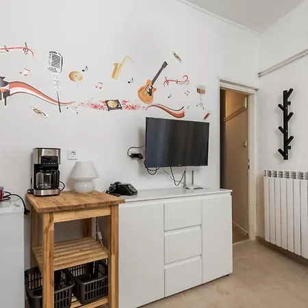 Apartment 1 Bedroom Stunning In *