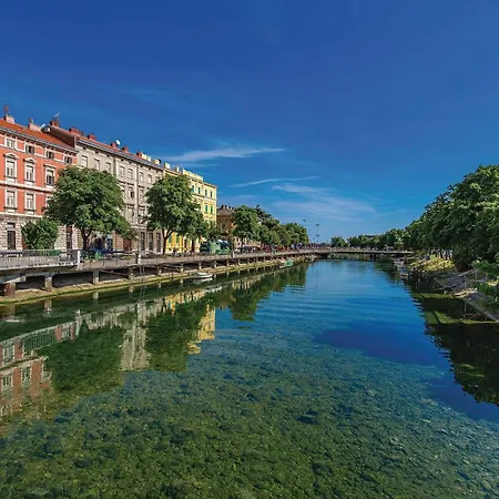 Apartment 1 Bedroom Stunning In Rijeka